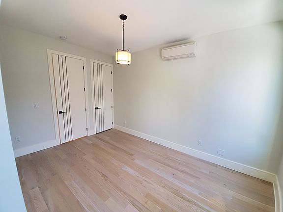 4th image of 542 Newark Ave #21E