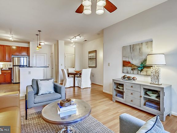 3rd image of 2665 Prosperity Ave APT 130