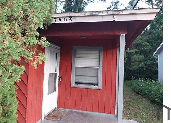 2 bed, 878 sqft, $1,300 — Photo 1