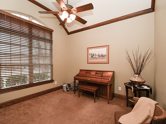 4th image of 8751 Sherwood Dr