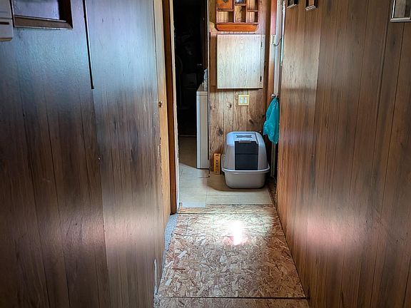 5th image of 3033 S Coldwater Rd