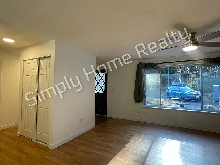 7808 Pamela Ct SE — Photo 5