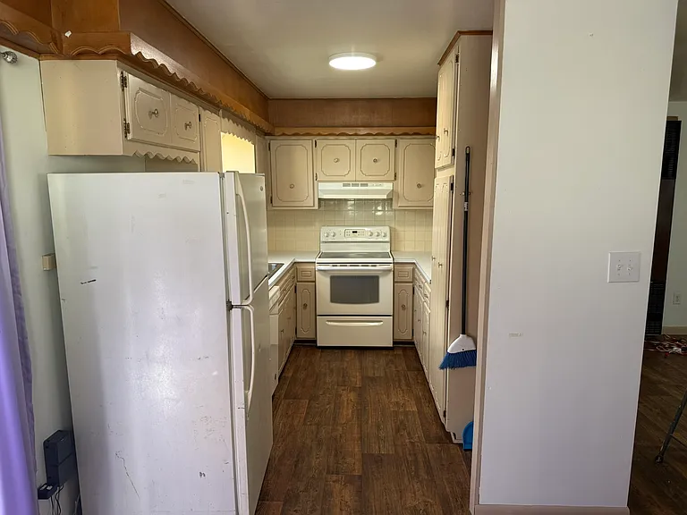 310 W Thurman Ave — Photo 9