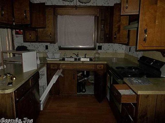 2nd image of 2531 Oakwood Dr