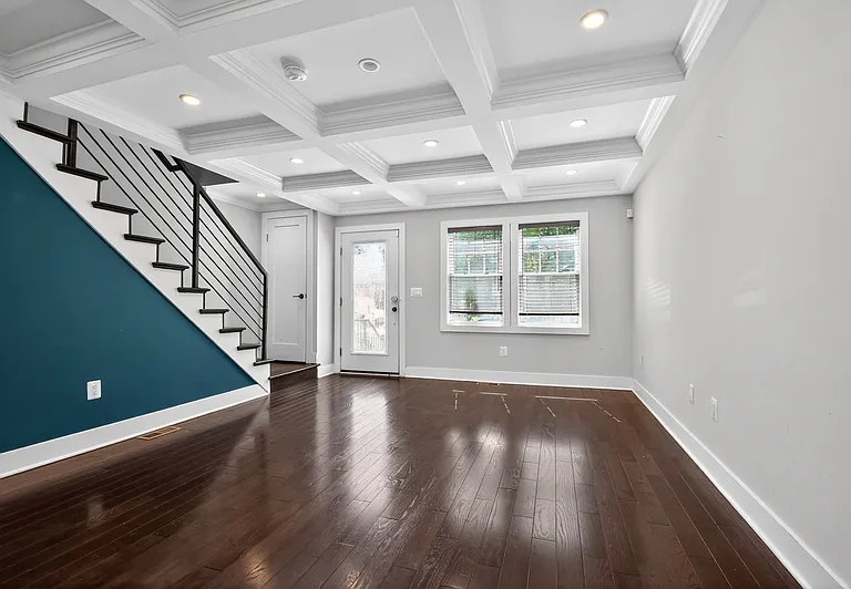 847 20th St NE — Photo 5