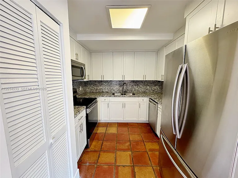 2918 Bird Ave #7 — Photo 10