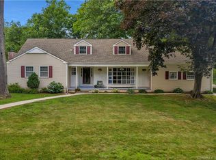 44 Highwoods Dr, Guilford, CT 06437