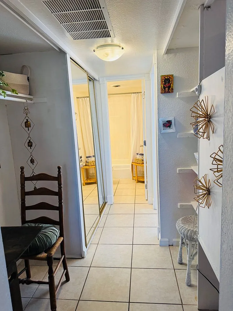 Fully Furnished 1 Bedroom Condo in Gated Community Flexible Lease Terms Available! — Photo 4