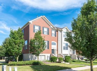 253 Jackson St, Gilberts, IL 60136