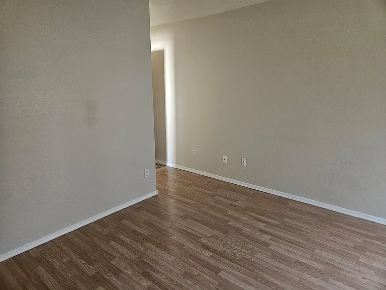4636 W Laredo St — Photo 6
