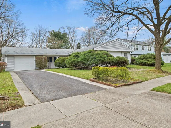 112 Ember Ln, Willingboro, NJ 08046