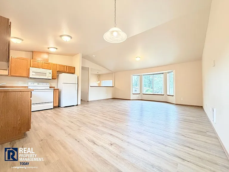 24902 51st Ave E — Photo 2
