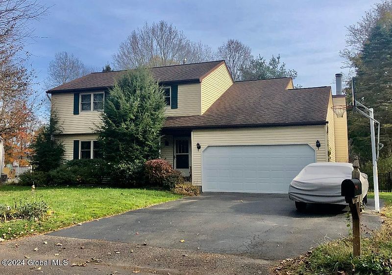 3rd image of 66 Manor Drive