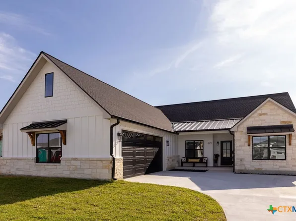 206 Beacon Ln, Victoria, TX 77904