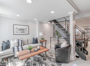 703 Pierce St, Philadelphia, PA 19148