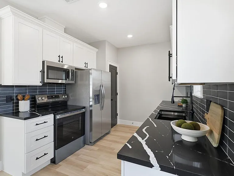 4723 Mallow St — Photo 14