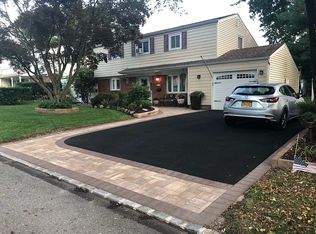 4 Elchester Dr, East Northport, NY 11731