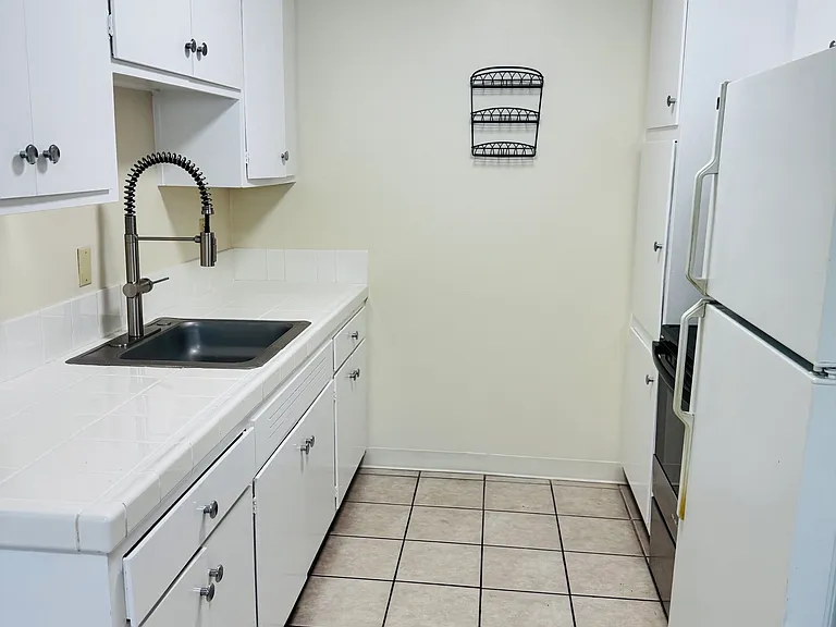 2235 McKinley Ave #2 — Photo 7