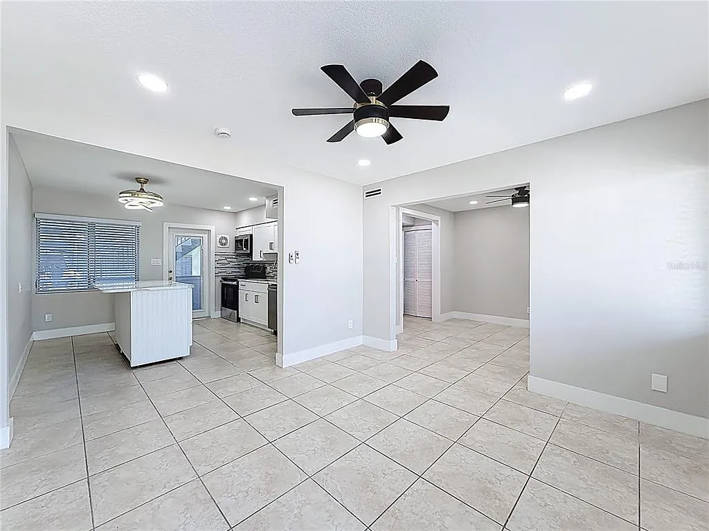 1 bed, 1.0 bath, 528 sqft, $1,900 — Photo 4