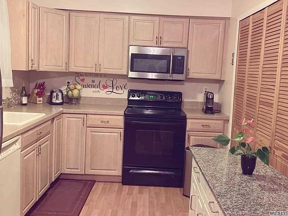 2nd image of 230 Springmeadow Dr Unit A