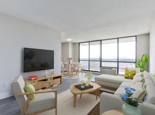 500 Duplex Ave #806, Toronto, ON M4R 1V6