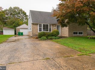 17 Mackay Ln, Newark, DE 19713