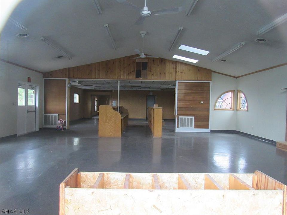 2nd image of 959 Loop Rd