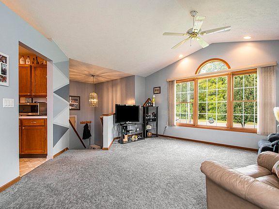 5th image of 3596 Leonard St NW