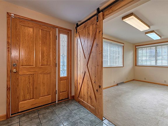 4th image of 127 Herbert Ln