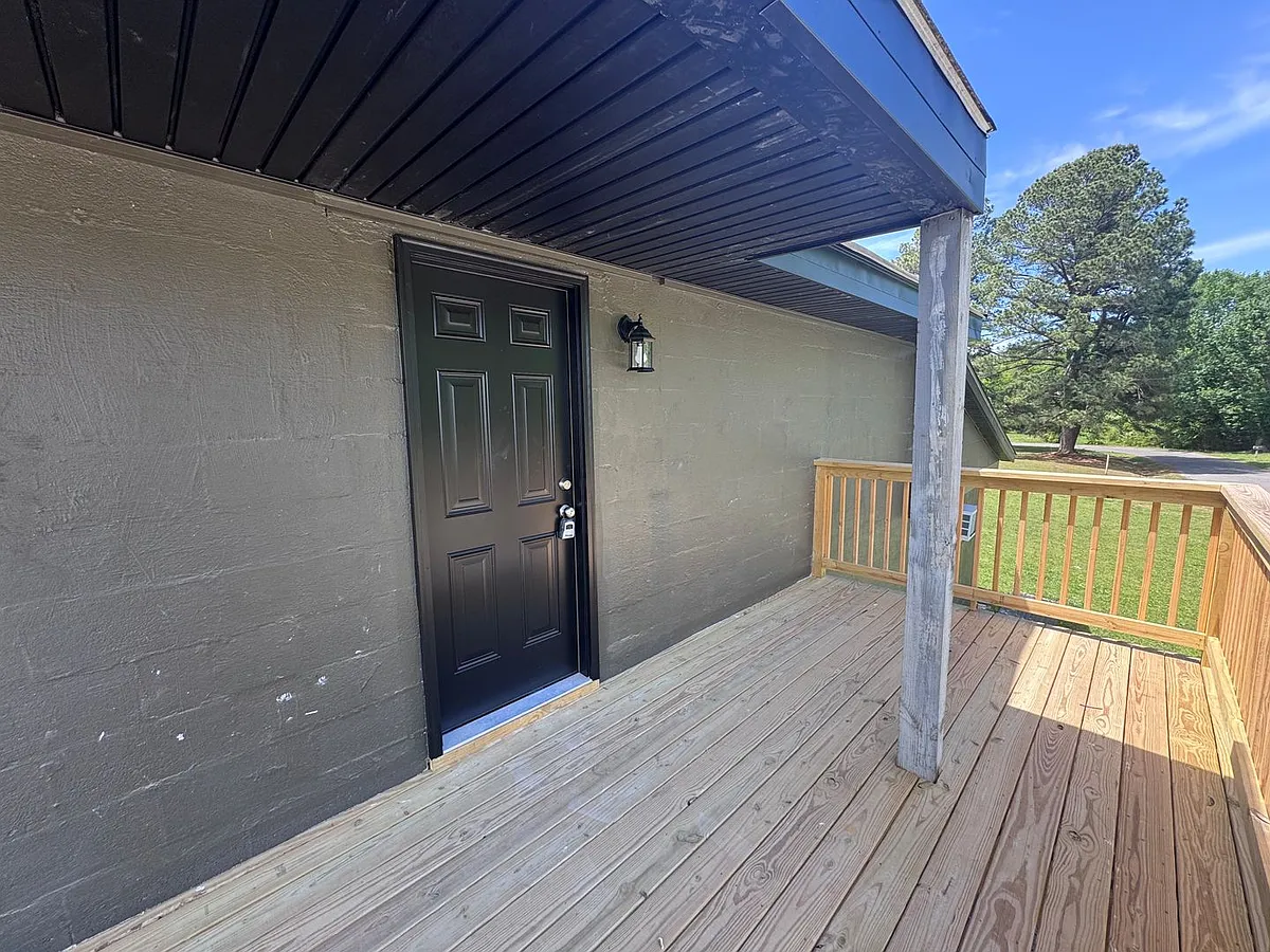 Building Photo - 904 Coldwater Rd #8