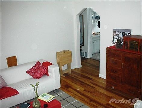 3rd image of 629 E Guthrie Ave