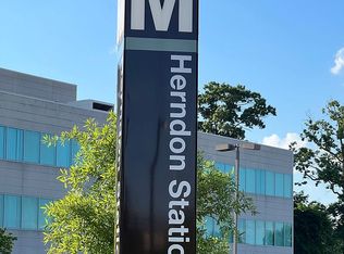 635 Herndon Pkwy, Herndon, VA 20170