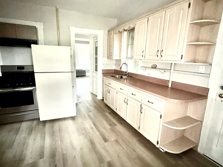 11 Betts Pl — Photo 12