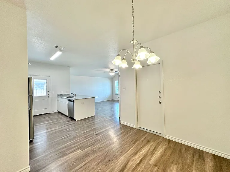 1708 Clovis Dr — Photo 31