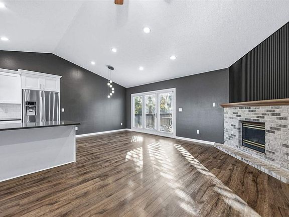 4th image of 1333 Coll Dr