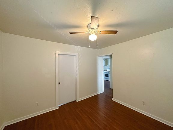 3rd image of 916 NW 6th Ave