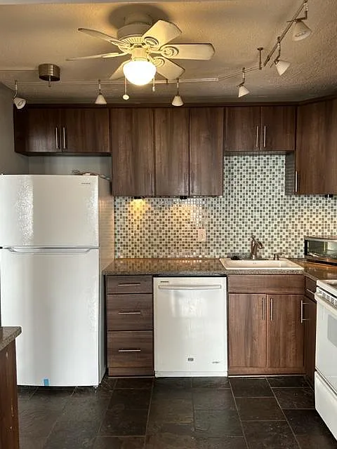 2 bed, 1196 sqft, $1,850 — Photo 3