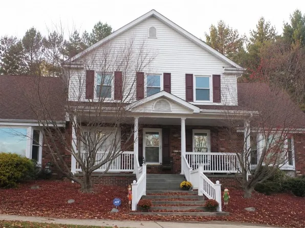 2358 Golfview Dr, Pittsburgh, PA 15241