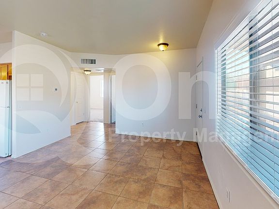 4th image of 4013 N Stone Ave Unit 2