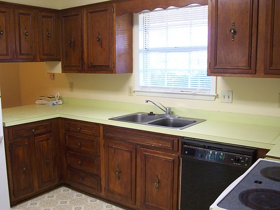 5th image of 1223 Londonderry Ln