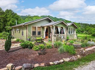 99 Shaws Creek Ln, Hendersonville, NC 28739