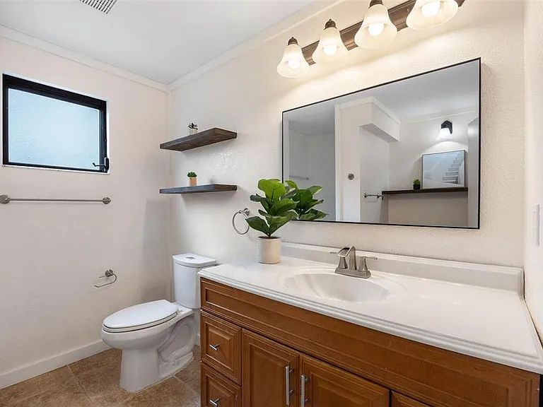 12756 Poinsettia Ave — Photo 23