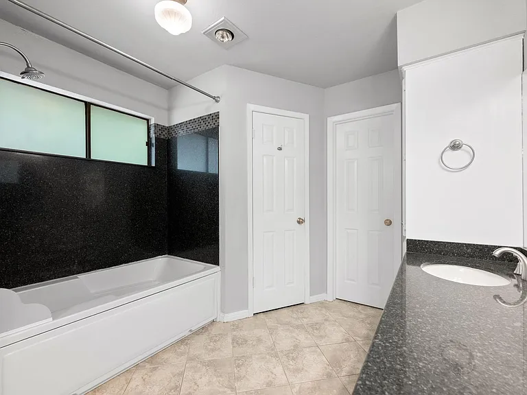 3303 Sanderling Trl — Photo 16