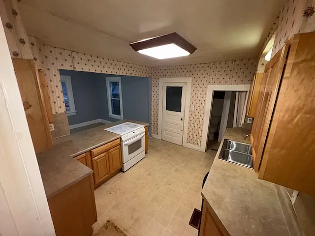 Spacious Family Home Available for Only $1,300/mo — Photo 2
