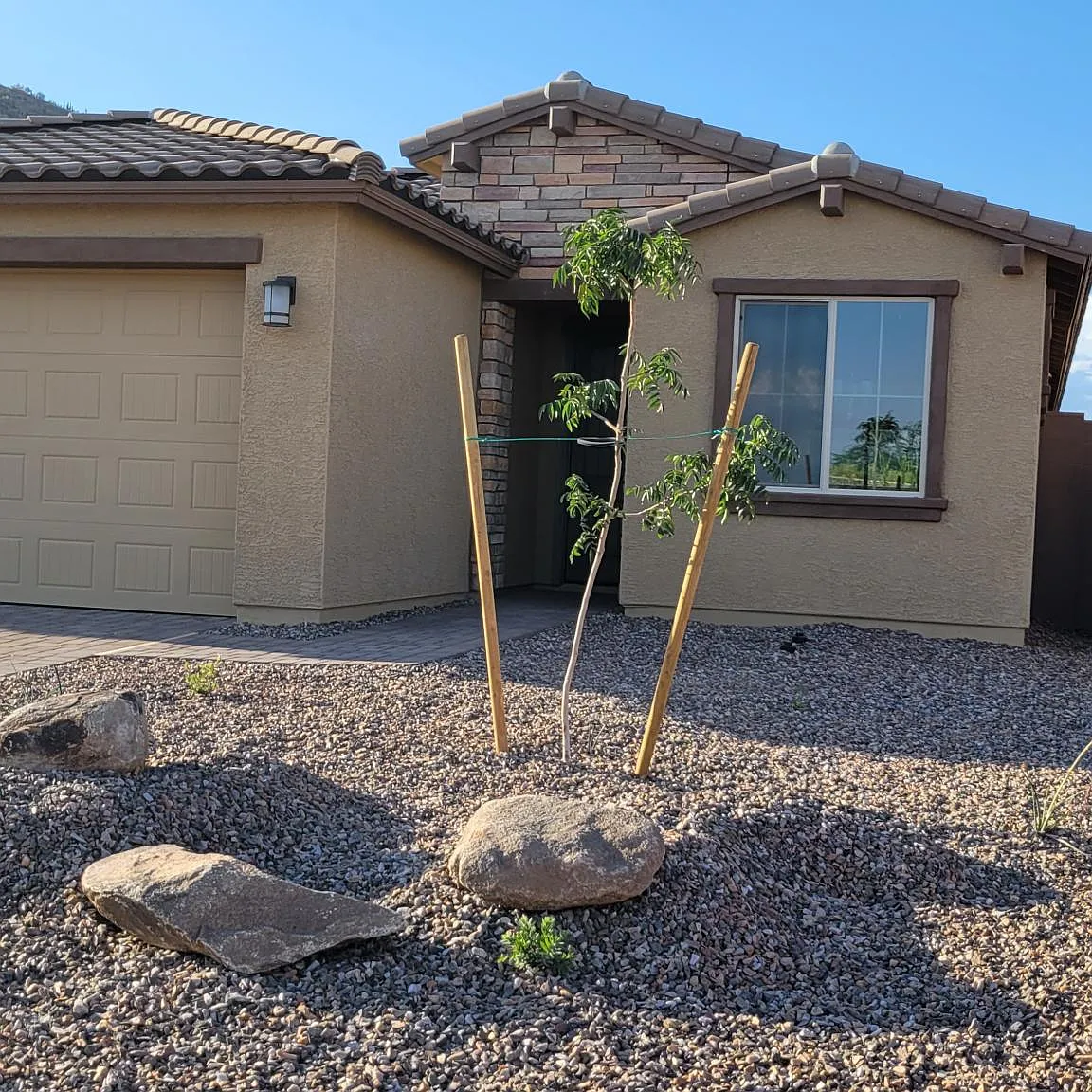 3 bed, 1760 sqft, $2,350 — Photo 2