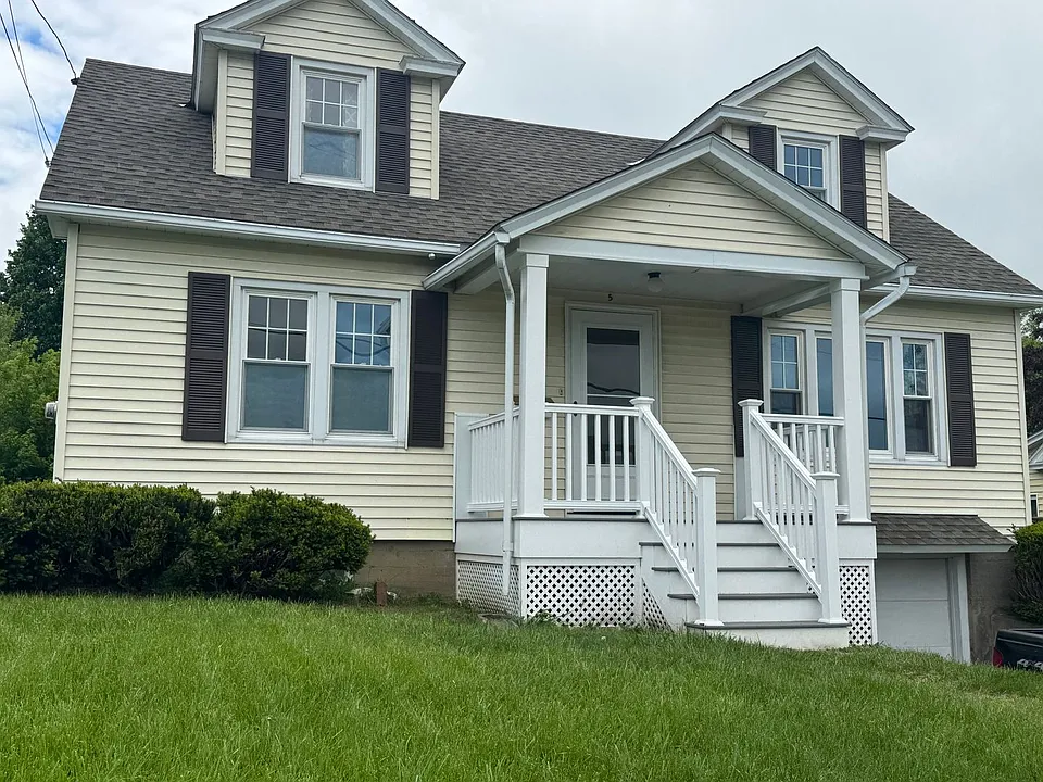 5 E Walnut St