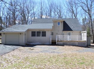 806 Tanager Ct, lords valley, PA 18428