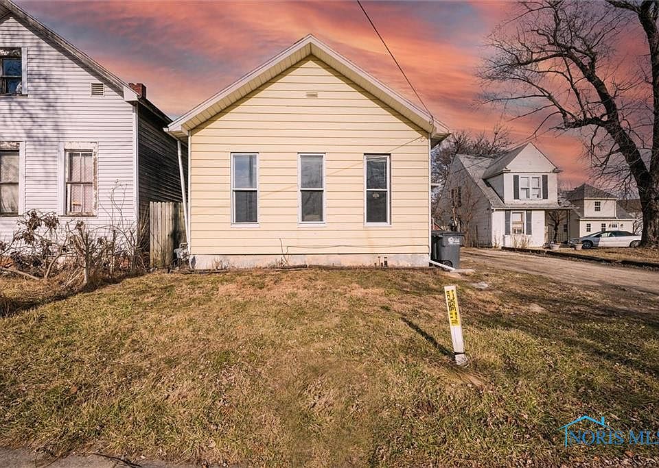 1st image of 607 Viking St