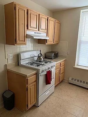 4th image of 1100 Elder Ave #3G