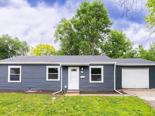 5 Brentwood Ct, Pekin, IL 61554